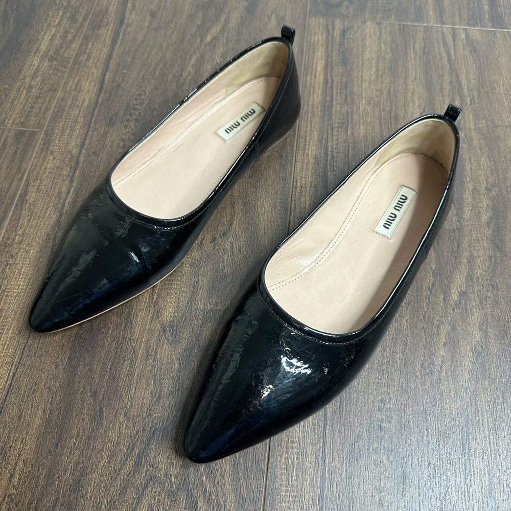 MIU MIU Black Pointed Toe Flats